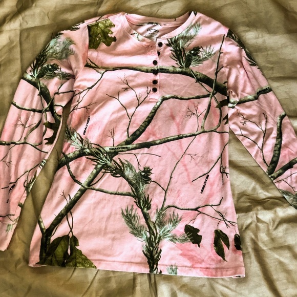 REALTREE PINK CAMOUFLAGE SHIRT - Picture 5 of 6